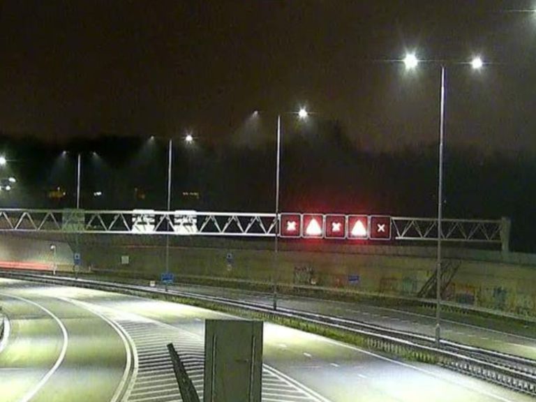 Rotterdamse tunnel op de A16 weer open na technische storing