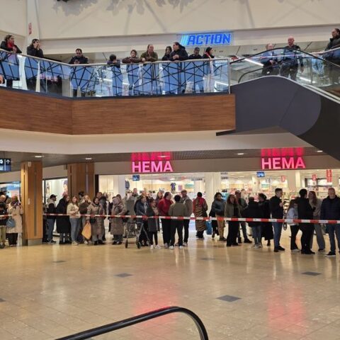 Schietpartij in winkelcentrum Kronenburg Arnhem, één lichtgewonde en verdachte aangehouden