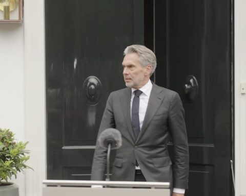 Schoof beoordeelt zijn premierschap op “tussen de 6 en 7” en noemt rol intensiever dan verwacht