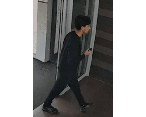 Tiener doet zich voor als politieagent en steelt rollator van 90-jarige vrouw in Breda