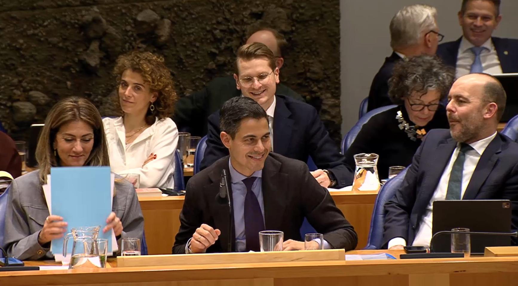 Tweede Kamer beveelt nieuwe regering om plannen voor verhoging pensioenleeftijd en armoedebestrijding te herzien