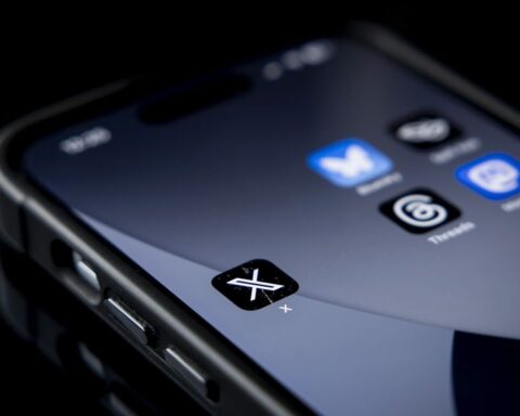 Tweede Kamer nodigt sociale platform X uit voor hernieuwd gesprek na weigering