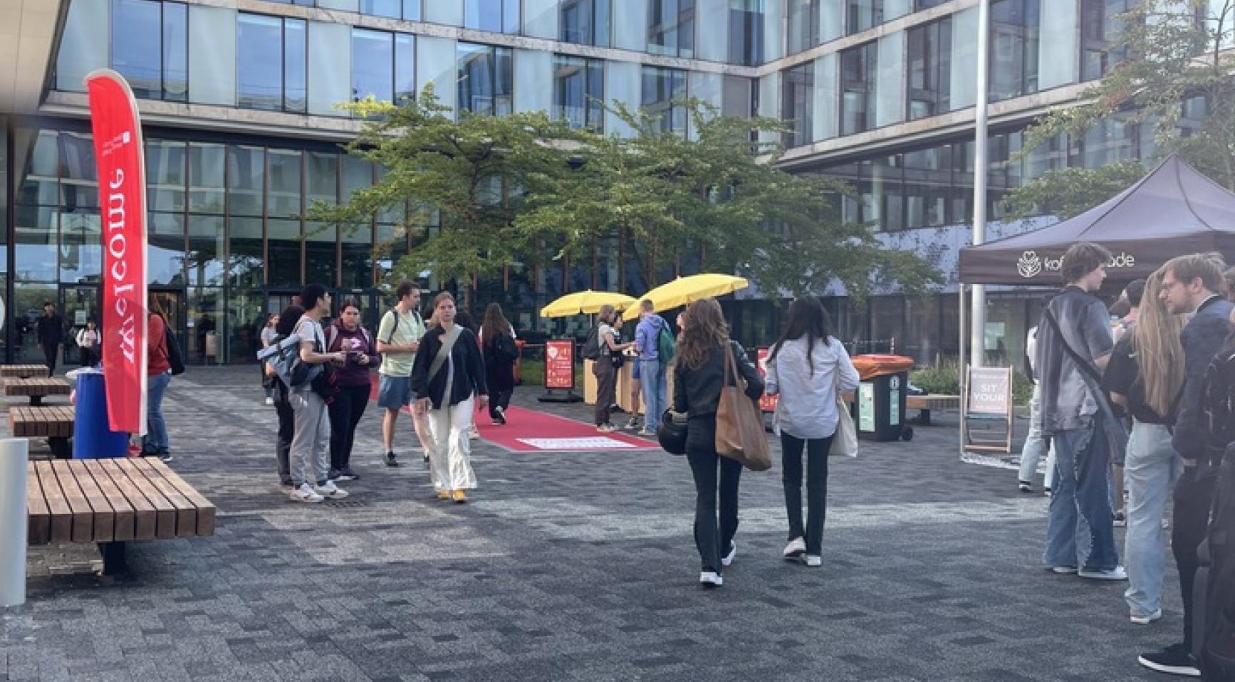 Universiteit van Amsterdam werft actief internationale studenten ondanks eerdere afspraken om te stoppen