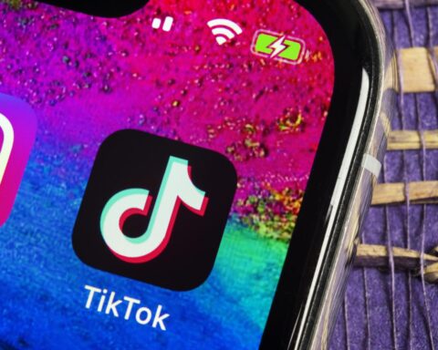 Vijftien arrestaties in Nederland wegens propaganda van Islamitische Staat op TikTok; vier minderjarigen