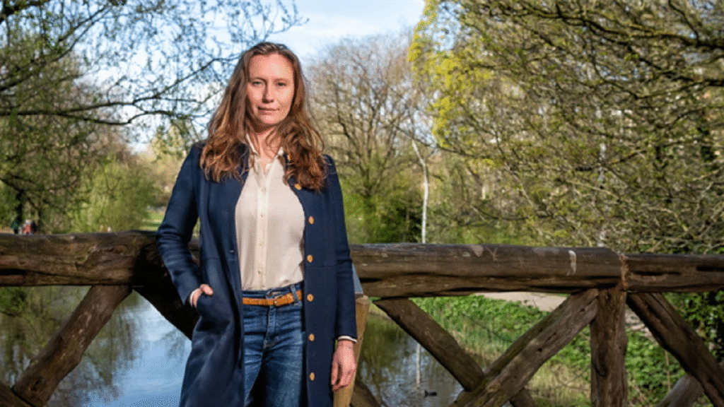 Wethouder Pels blokkeert samenwerking met particuliere verhuurders, Amsterdamse woningnood verergert