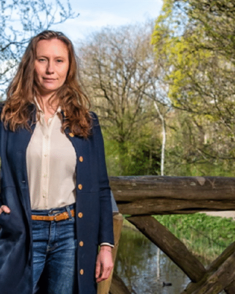 Wethouder Pels blokkeert samenwerking met particuliere verhuurders, Amsterdamse woningnood verergert