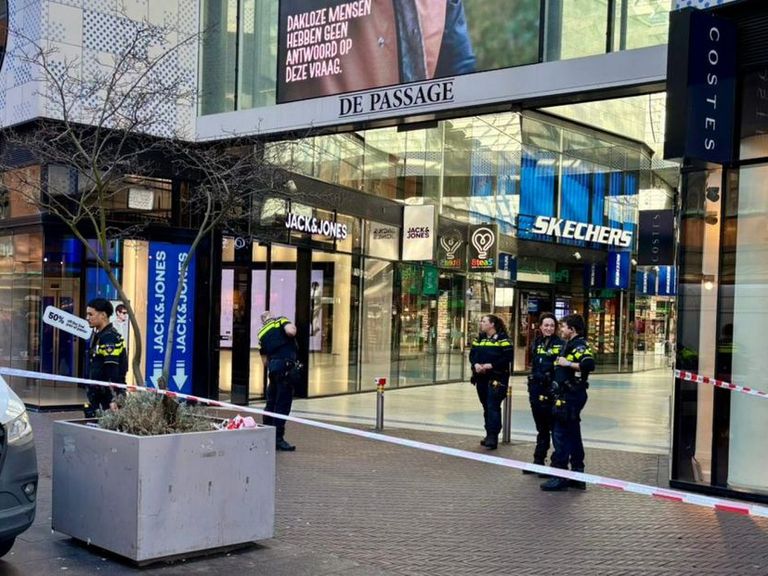Winkelpassage in Den Haag ontruimd na meldingen van vreemde lucht