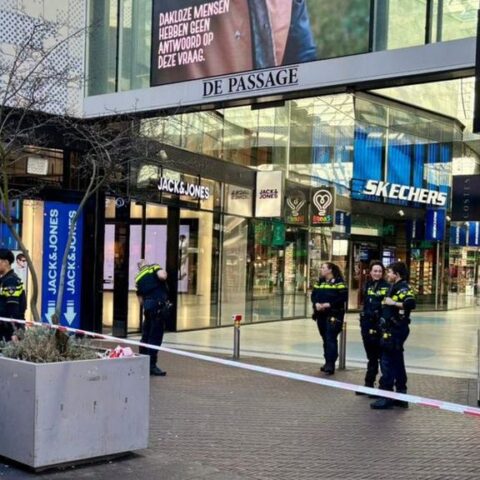 Winkelpassage in Den Haag tijdelijk ontruimd na klachten over vreemde lucht