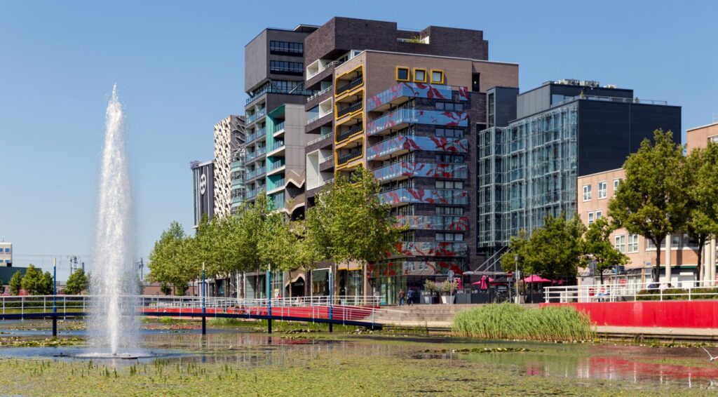 Woningwaarden in Nederland stijgen naar €3.320 per m2; grootste stijging buiten Randstad