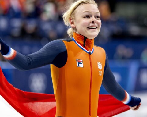 Xandra Velzeboer wint tweede Olympische gouden medaille terwijl Nederlands shorttrack uitblinkt in Milaan