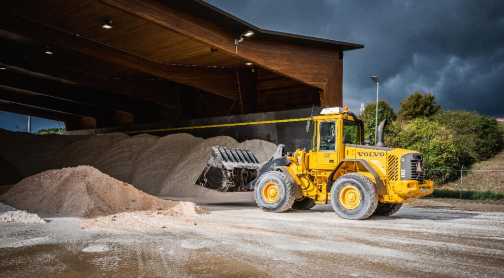 Zwarte ijs leidt tot code oranje waarschuwing in noord Nederland; code geel elders