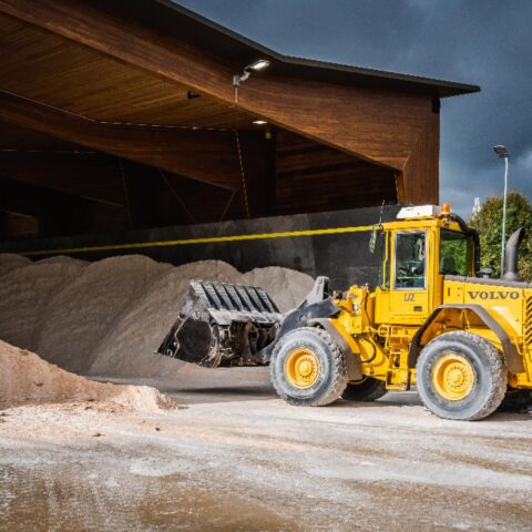Zwarte ijs leidt tot code oranje waarschuwing in noord Nederland; code geel elders
