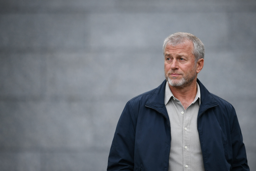 Abramovich betwist Britse plannen om Chelsea-miljarden aan Oekraïne te geven