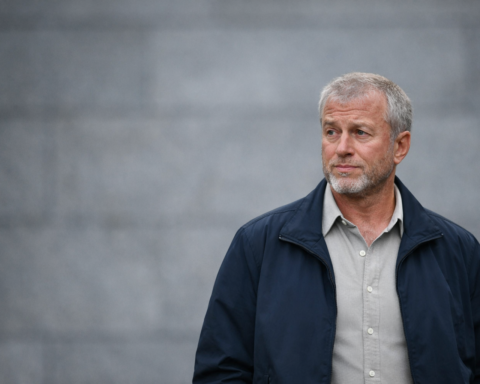 Abramovich betwist Britse plannen om Chelsea-miljarden aan Oekraïne te geven