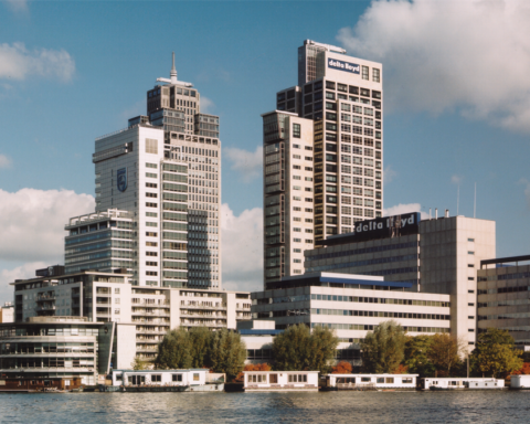 25 jaar Mondriaantoren: architect beschrijft ‘ongeëvenaard ensemble’ aan de Amstel