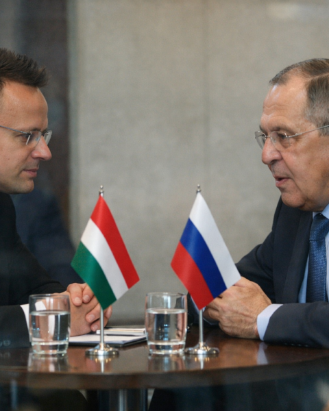 Uitgelekte transcriptie onthult: Hongaarse minister vroeg Lavrov om hulp bij Slowaakse verkiezingen