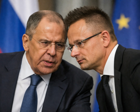 Geheime banden blootgelegd: Hoe Lavrov via Hongaarse minister Russische sancties probeerde te saboteren
