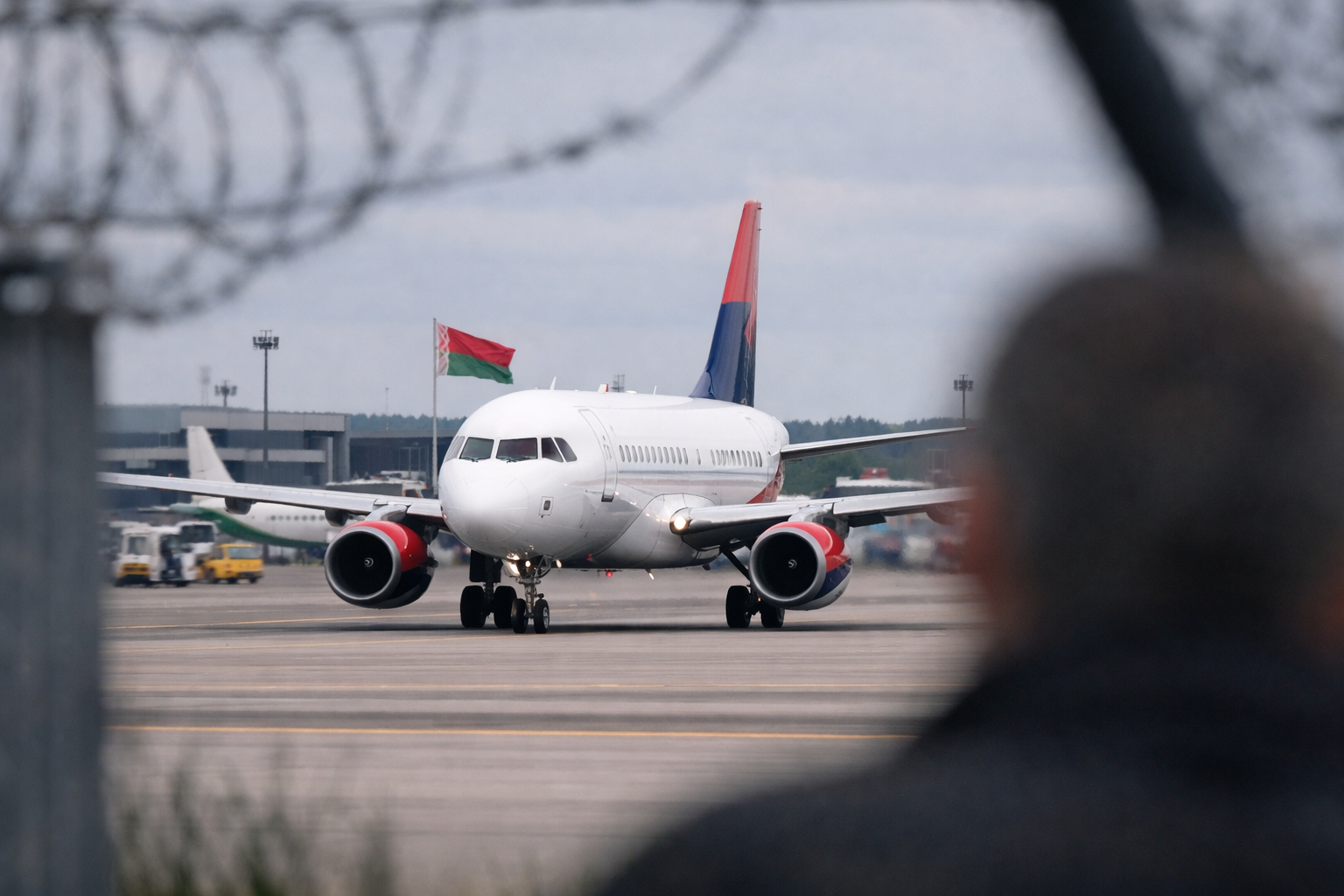 Servische luchtvaartmaatschappij kiest voor economisch voordeel boven EU-solidariteit met vluchten via Wit-Rusland