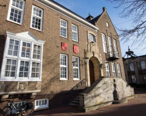 Ambtenaar uit Haaksbergen ontslagen na hulp aan buren bij bezwaarprocedure tegen de gemeente