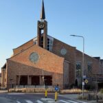Architect Wouter van Beijnum (79) overleden, bekend om iconische kerkgebouwen in Nederland