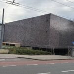 Arnhem zoekt oplossing voor 82.000 loslatende tegels van Museum Arnhem