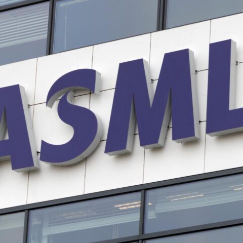 ASML-werknemers blijven in onzekerheid na aankondiging van 1.700 baanverliezen
