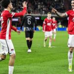 AZ Alkmaar wint eerste wedstrijd tegen Sparta Praag met 2-1 dankzij twee doelpunten van Troy Parrott