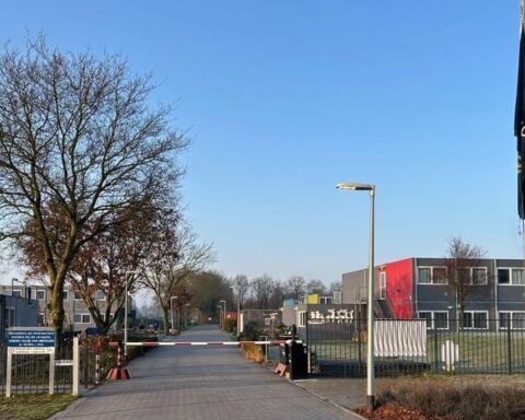 Azc Hardenberg blijft open, COA krijgt vanaf woensdag dwangsom van 55.000 euro per dag
