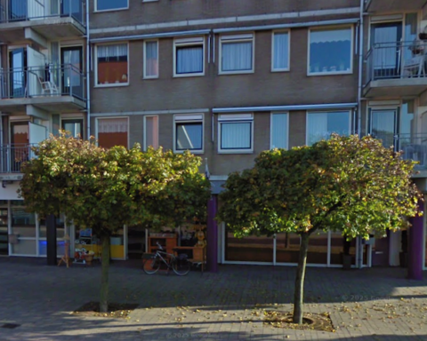 Bewoners van Emmer-Compascuum eisen actie tegen leegstand boven winkels