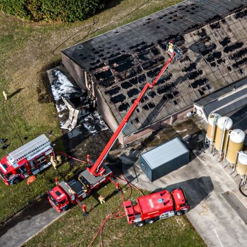 Bijna wekelijks stalbrand, overheid lanceert campagne voor boeren