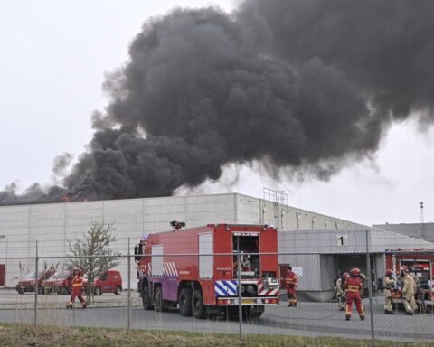 Brand in chemiepark bij Delfzijl leidt tot NL-Alert vanwege rookontwikkeling