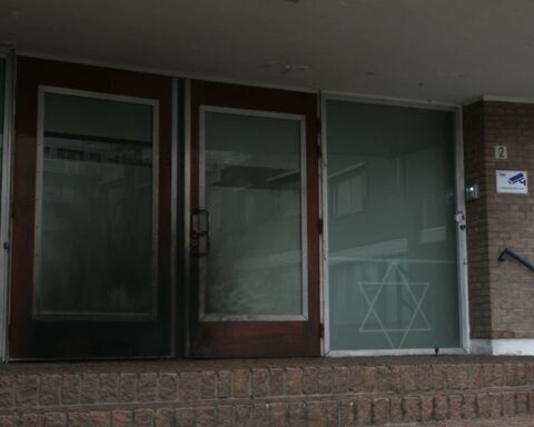 Brandstichting bij synagoge in Rotterdam zorgt voor ongerustheid onder Joodse gemeenschap