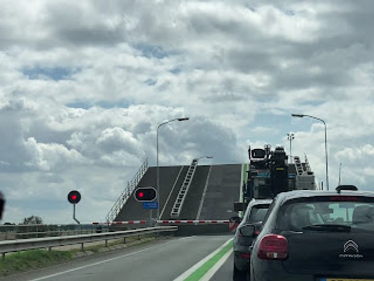 Bruggen over Eemskanaal morgen tijdelijk gesloten door staking bij Rijkswaterstaat