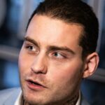 Celstraf van 10 maanden voor Amsterdammer die Douwe Bob bedreigde