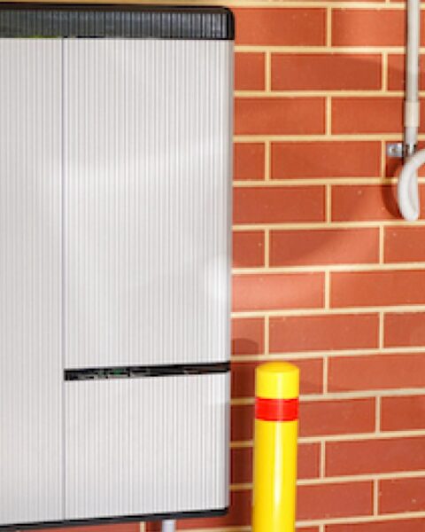 Consumentenorganisatie doet aangifte tegen oplichting met thuisbatterijen