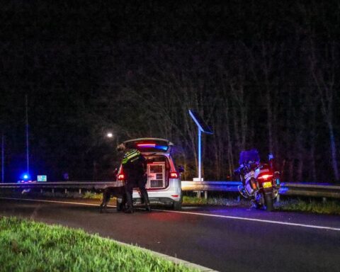 Drie nepagenten aangehouden na achtervolging en botsingen in Amersfoort
