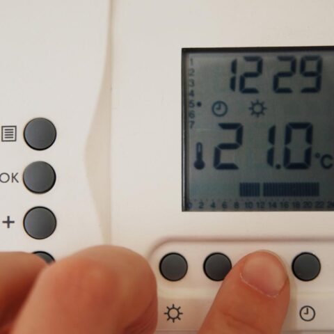 Een kwart van de Nederlanders verlaagt energieverbruik door oorlog in het Midden-Oosten