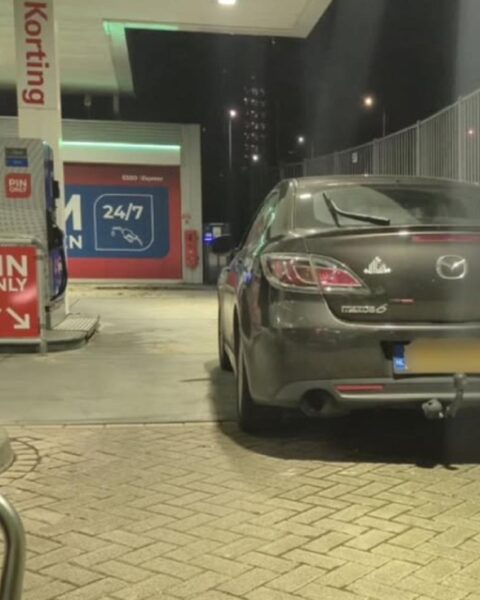 Eindhovenaar opnieuw betrapt op rijden zonder rijbewijs na 20 gezakte theorie-examens