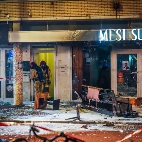 Explosie bij sushi-restaurant in Eindhoven zorgt voor korte brand, verdachten ontkomen