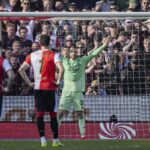 Feyenoord en Ajax spelen 1-1 gelijk terwijl PSV wacht op titelbevestiging