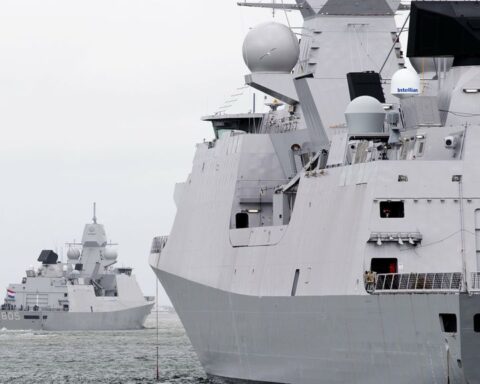 Frankrijk vraagt ondersteuning aan Nederlands marineschip