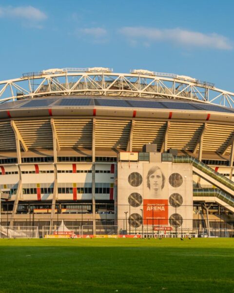 Harry Styles' concertdata overlappen met mogelijke Europese play-off wedstrijden van Ajax