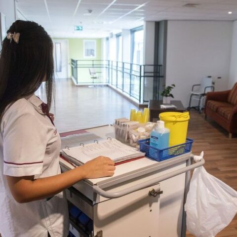 Inspectie legt boetes van meer dan 700.000 euro op voor misbruik van Indonesische verpleegkundigen