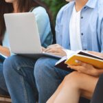 Internationale studenten zijn tevreden over het Nederlandse onderwijs, maar ondervinden problemen met huisvesting en bureaucratie