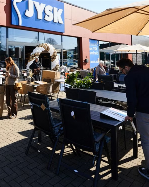 Jysk neemt vijf winkels van Leen Bakker over in Nederland en versterkt aanwezigheid