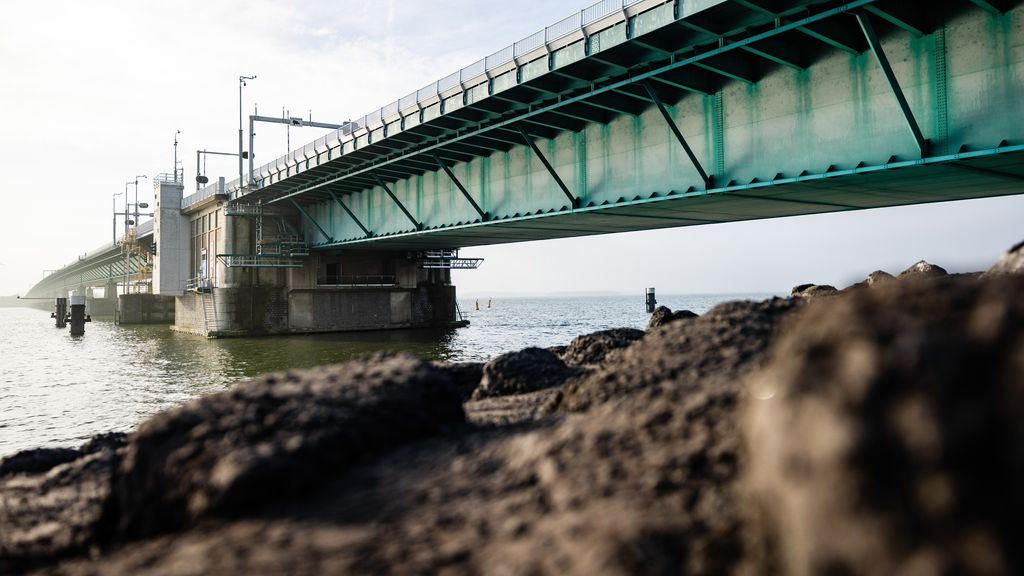 Kabinet roept op tot scherpe keuzes voor onderhoud van wegen en bruggen