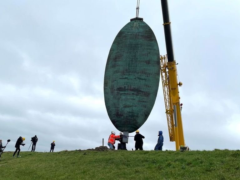 Kunstwerk de Tong langs A6 definitief verwijderd na herhaalde koperdiefstallen