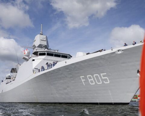 Marineschip Evertsen wordt ingezet ter bescherming van bondgenoten tegen Iraanse aanvallen