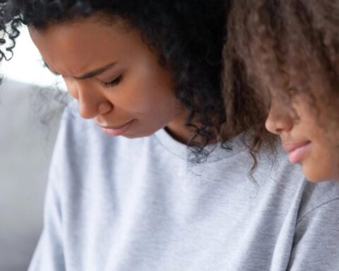 Meer dan 100 woningen beschadigd na twee aardbevingen in de regio Assen