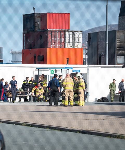 Militair zwaargewond tijdens oefening op Maasvlakte, reanimatie noodzakelijk